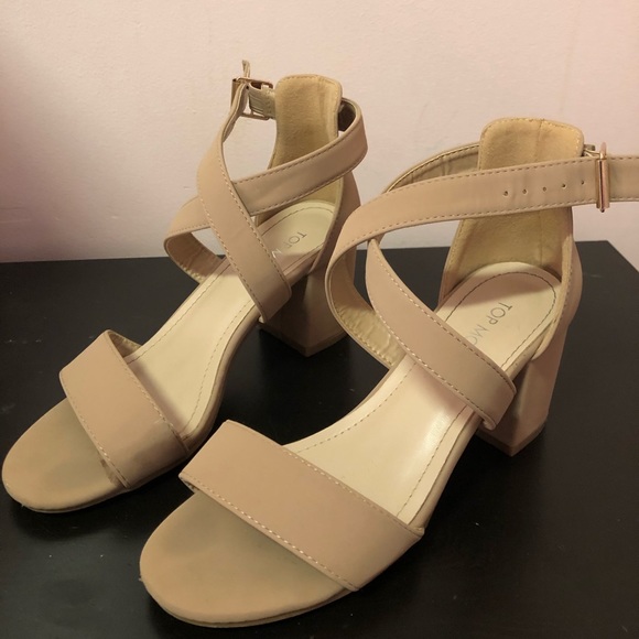 Tan color heels - Picture 1 of 4